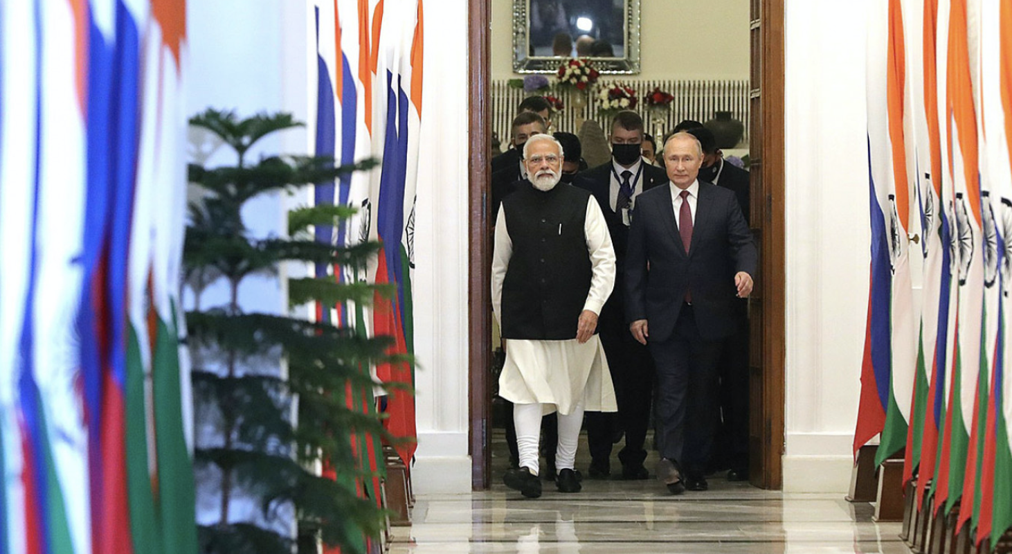 ↑2021年12月，購買俄羅斯更多的石油和天然氣。印度總理莫迪與來訪的俄羅斯總統普京舉行會晤。此後美國總統拜登更是點名印度，