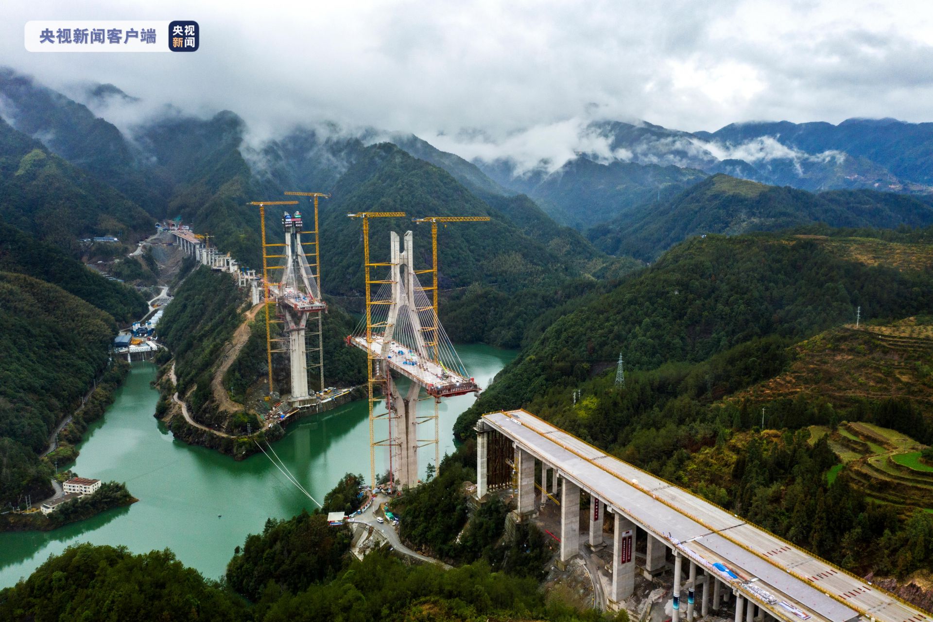 浙江省在建最长山岭隧道双幅顺利贯通|隧道_新浪财经_新浪网