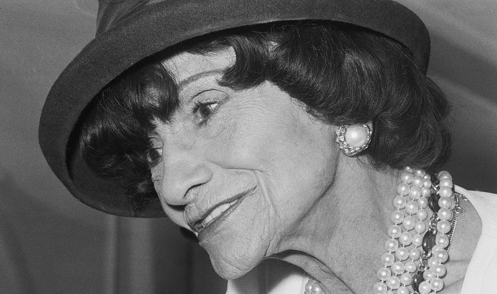 公民买香奈儿包遭歧视俄外交部发言人怒了