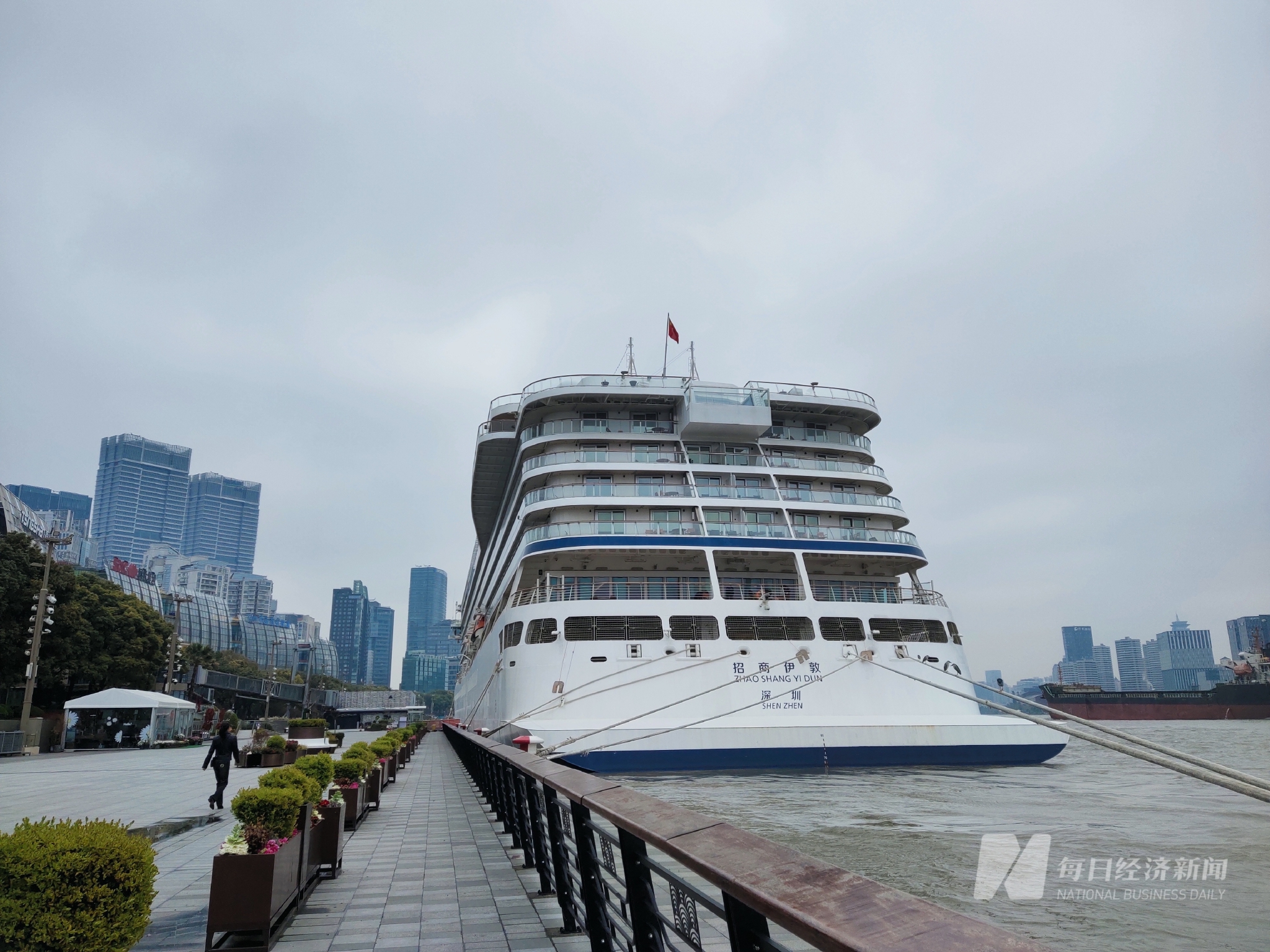 「招商伊敦號」 圖片來源:每經記者 張韻 攝