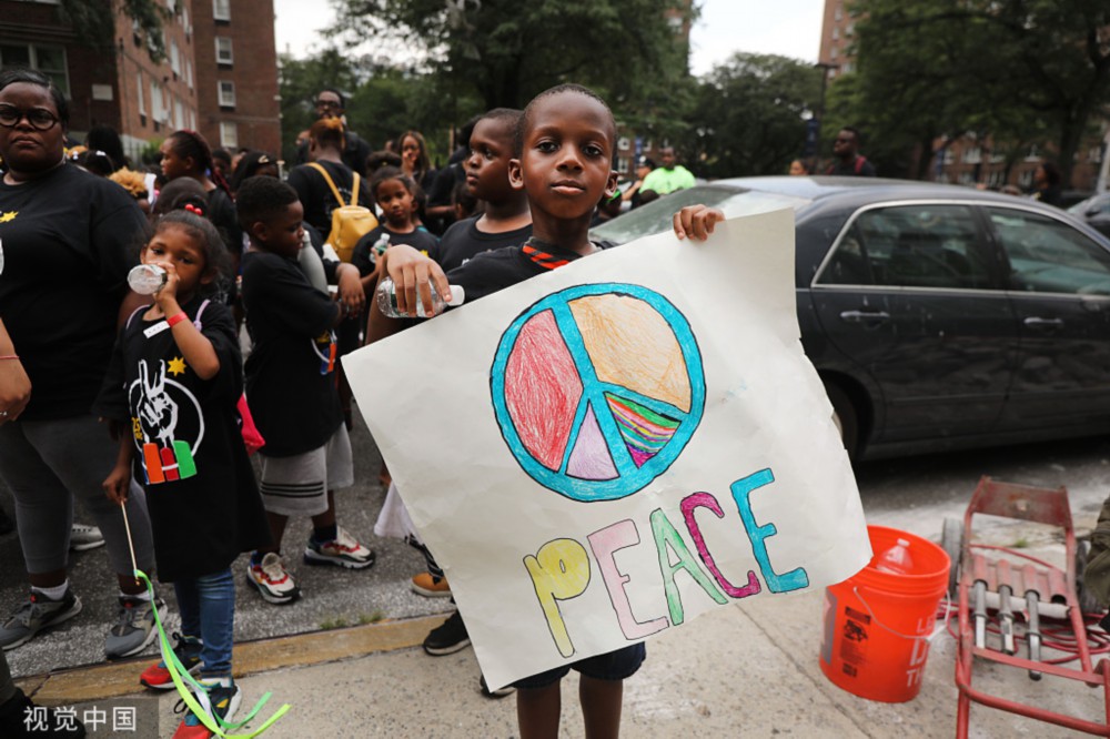 美国儿童走上街头呼吁停止枪支暴力