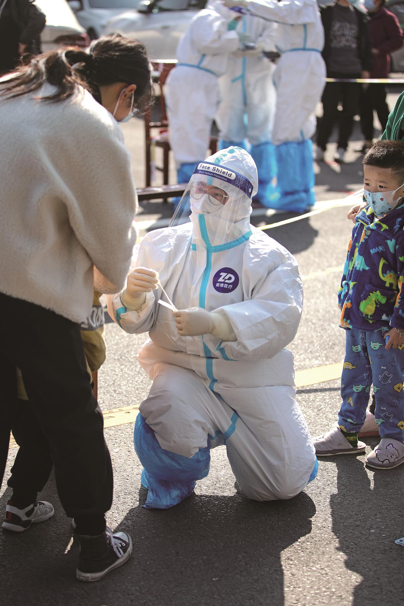"大白", 谢谢你们!|医护人员_新浪财经_新浪网