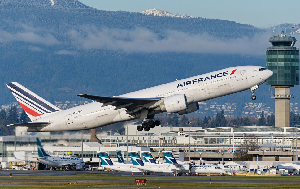 法国航空的一架波音777飞机(资料图)