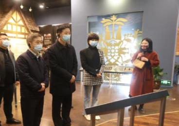 图为走访射阳城市建设发展集团有限公司，了解企业发展经营情况。韩聪聪图