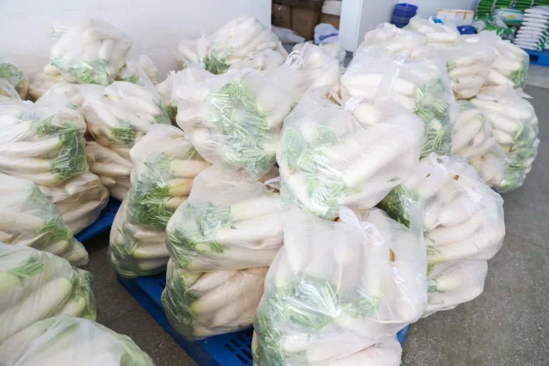 日供蔬菜80000公斤,松江家绿彩虹农场全力以赴打包配送
