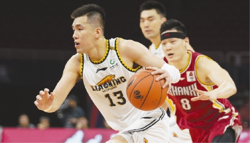 郭艾伦成季后赛4010第一人