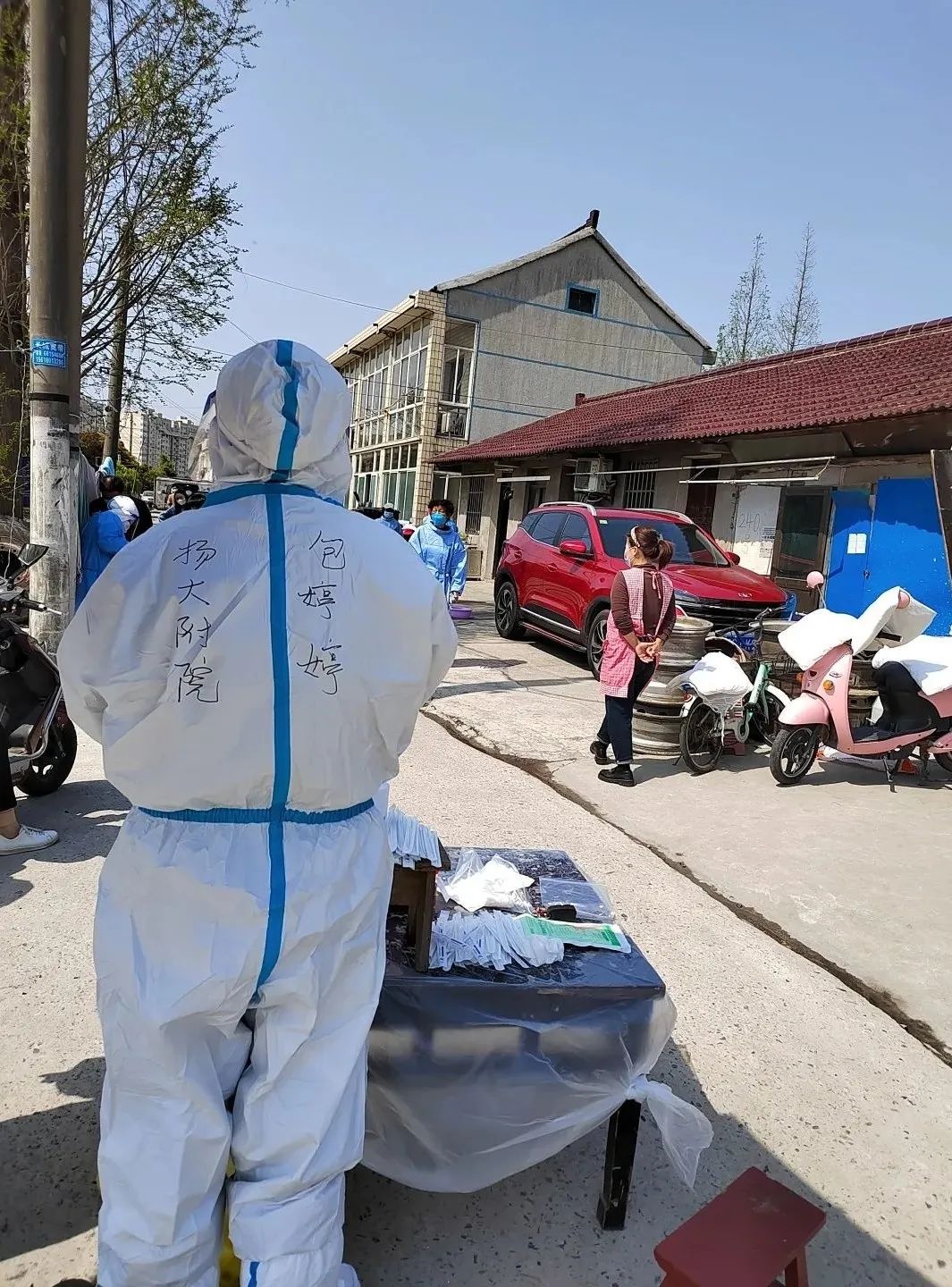 7日两天工作中,先后支援上海浦东新区潍坊街区,航头社区鹤鸣村,沈庄村