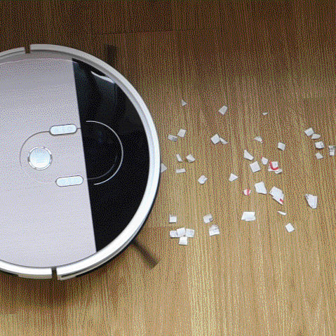 ▲左 扫地机器人；右 倍思洗地机