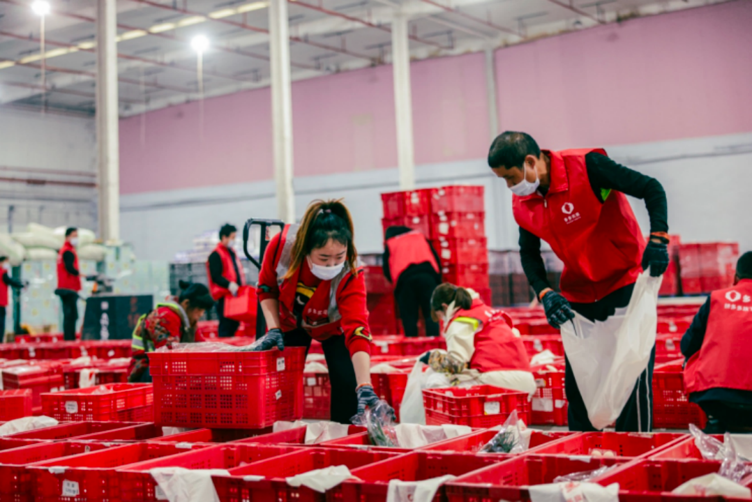「多多買菜」奉賢倉100多位買菜員工堅守在一線