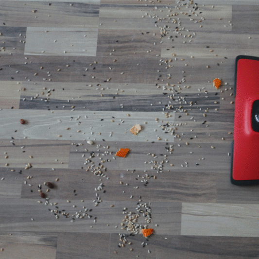 ▲左 吸尘器；右 倍思洗地机