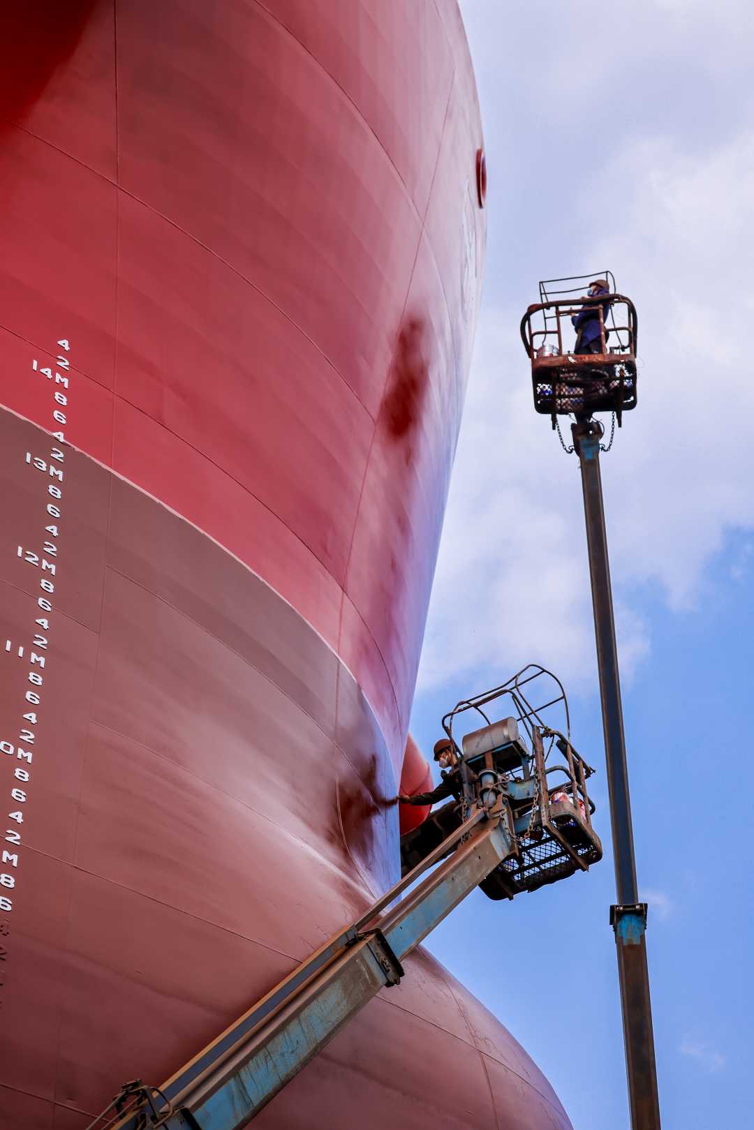 中国银行杯全国经济新闻摄影作品广州船坞修船忙