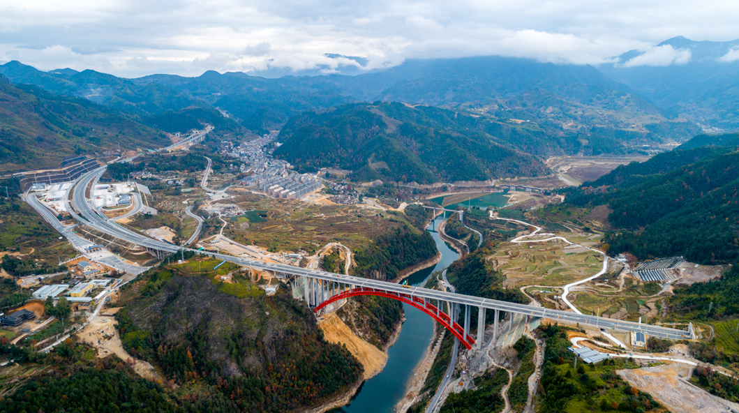 文泰高速南浦溪特大桥&nbsp; 刘伟 摄