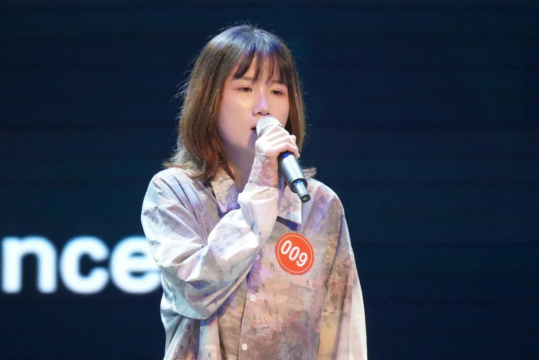 第九位选手:郑洁《happier than ever》