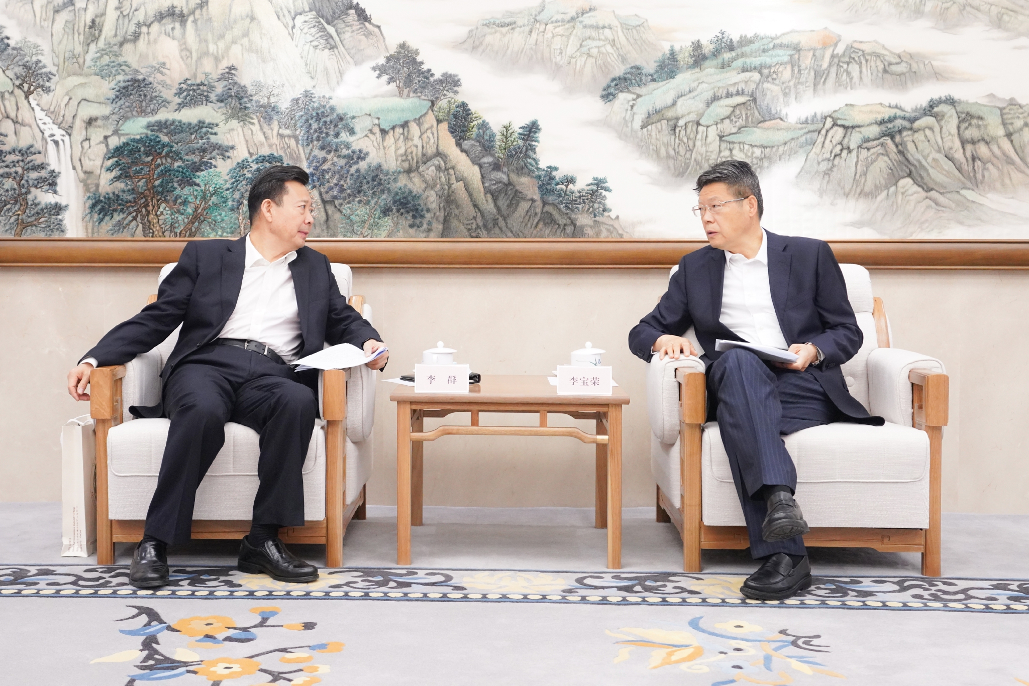 李宝荣会见国家文物局局长李群