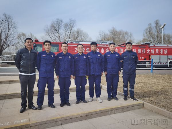 消防队参加练兵考核（王艳波/摄）