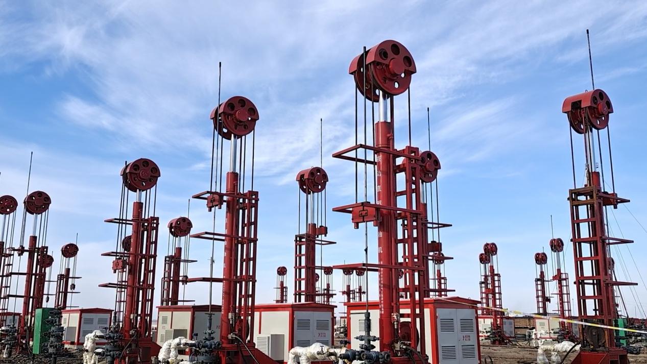 亚洲最大陆地采油平台在吉林油田投产