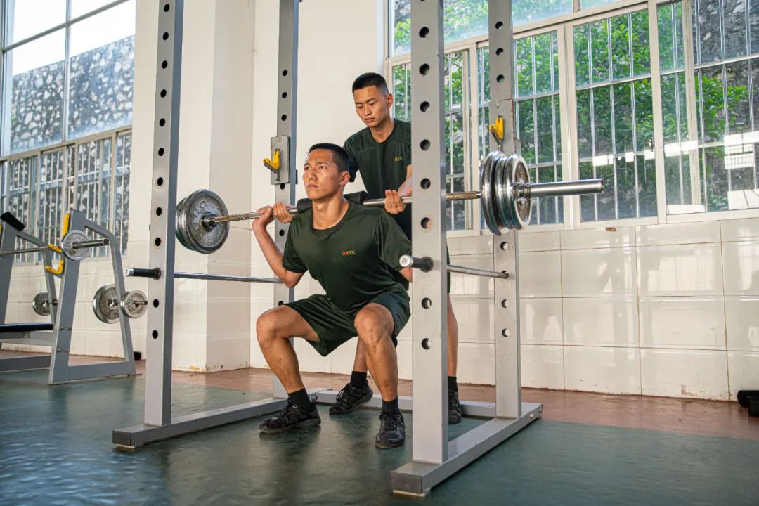 健身吗兵哥教你一杆练全身