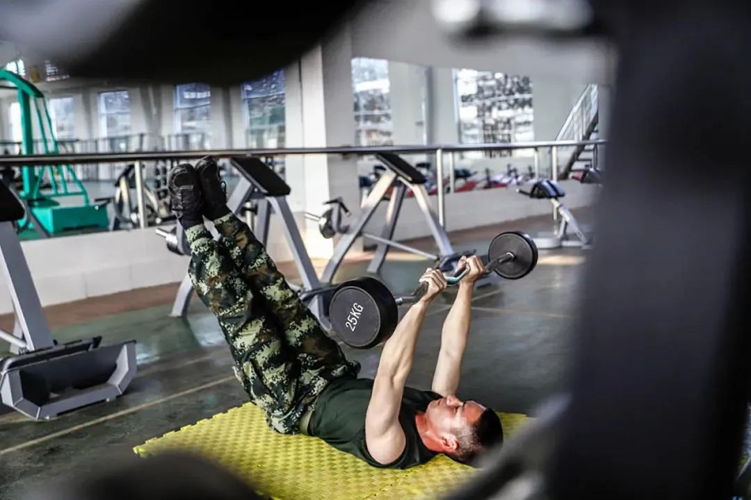 健身吗兵哥教你一杆练全身