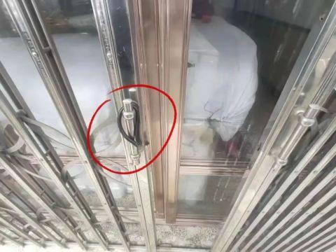 接到报警后,温州市公安局瓯海区分局瞿溪派出所民警陈安雷立即来到