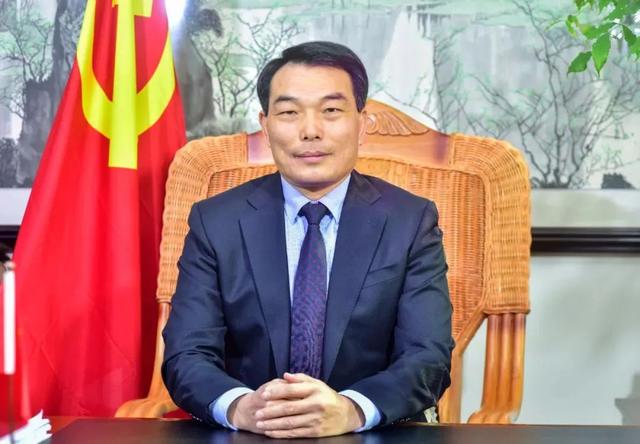 熊运浪曾任南昌县委书记,2021年6月获"全国优秀县委书记"称号.