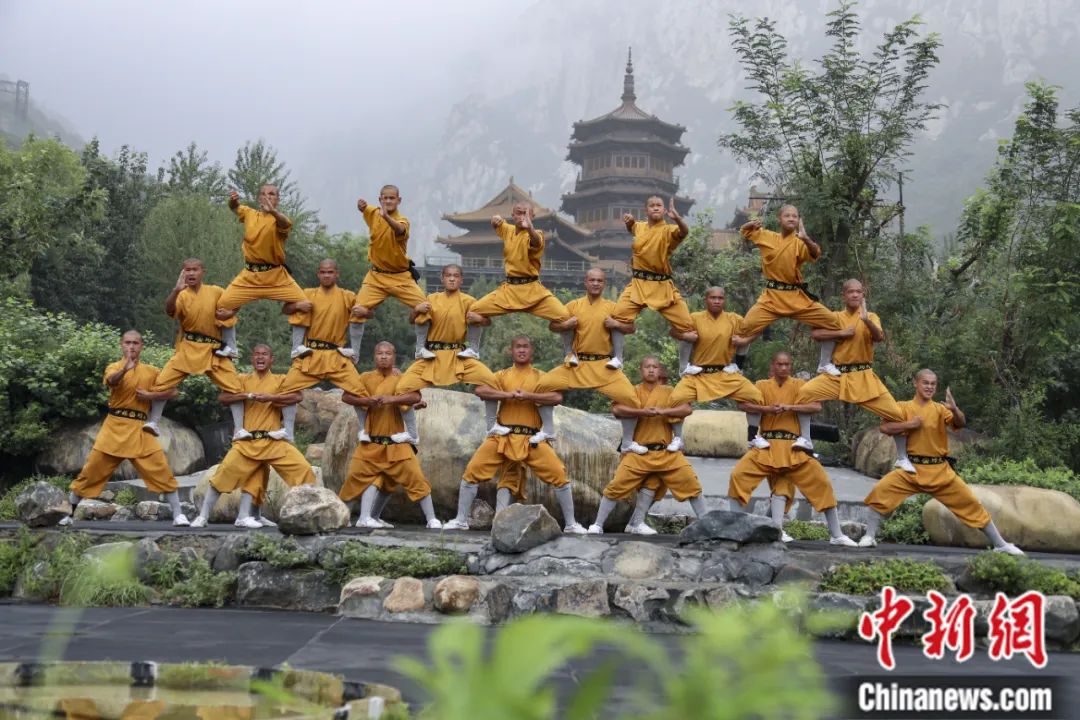 邹相:一场"少林考功"缘何引来众老外参赛?| 东西问|功夫_新浪新闻