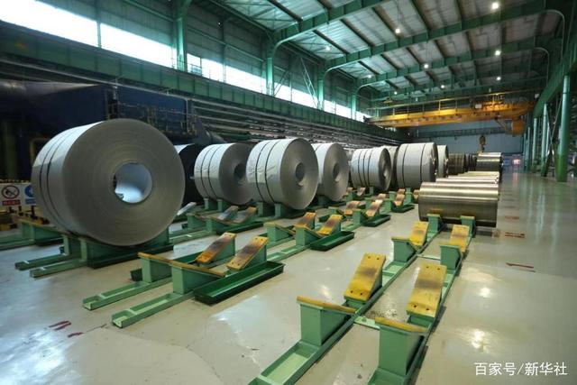 图为甘肃酒钢集团宏兴钢铁股份有限公司生产车间。新华社记者马希平摄