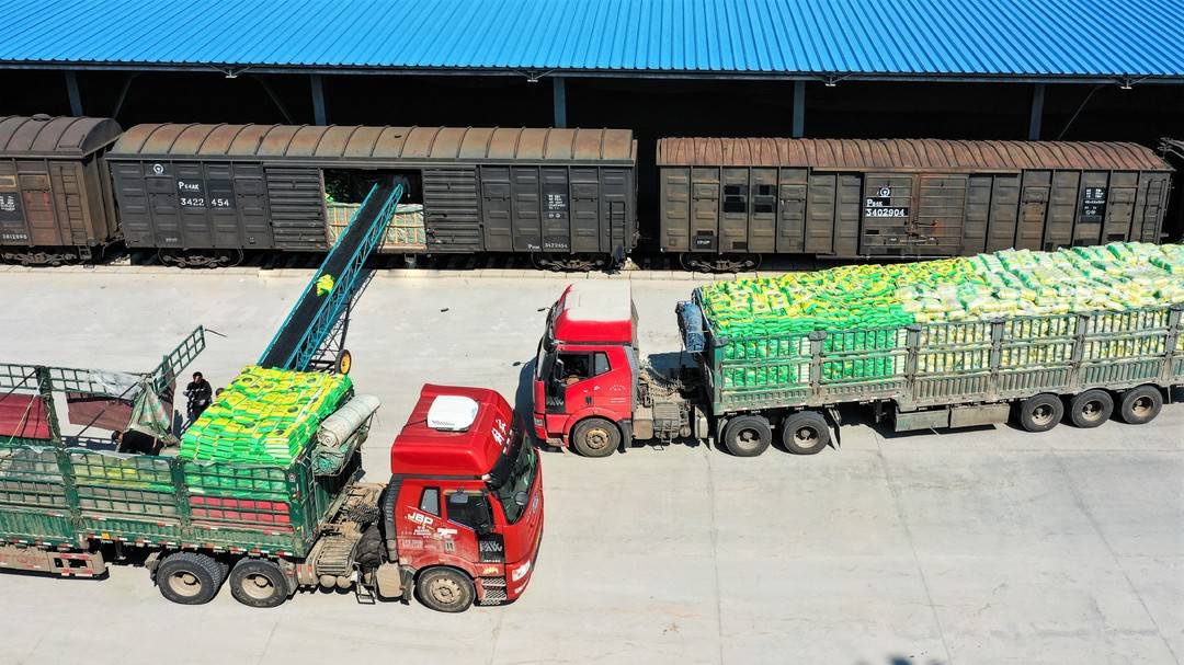 3000吨龙江大米乘专列援沪