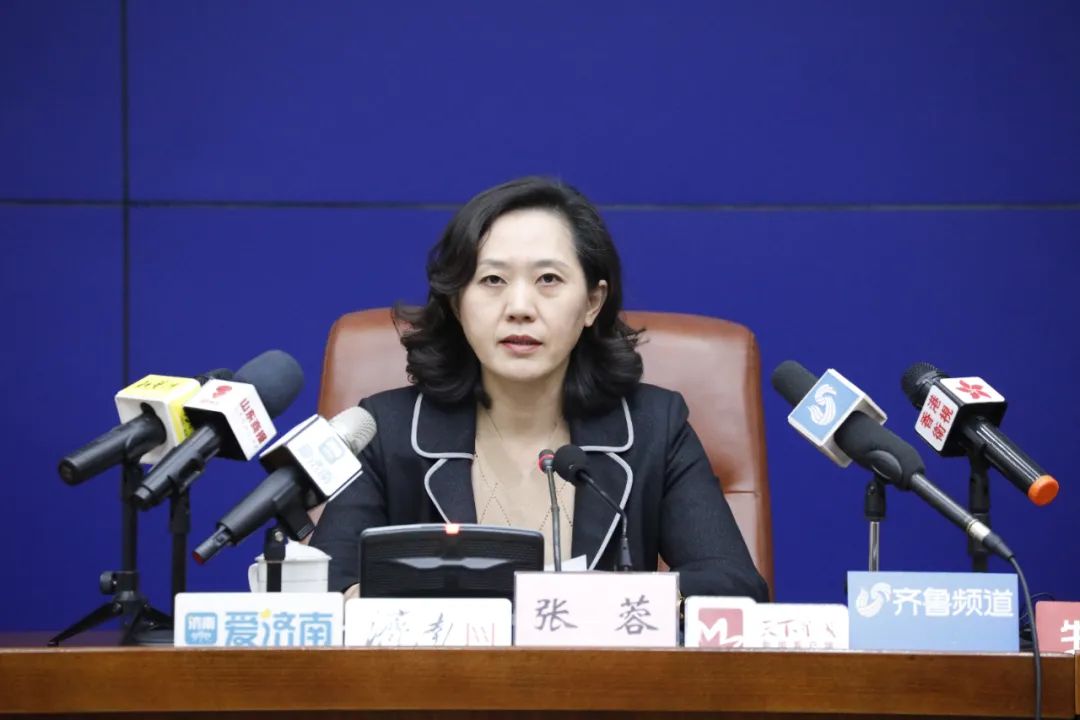 首先,有请张蓉副秘书长介绍我市疫情防控最新情况.