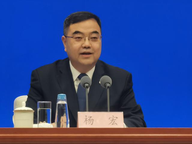 中国载人航天工程空间站系统总设计师,中国空间技术研究院研究员杨宏