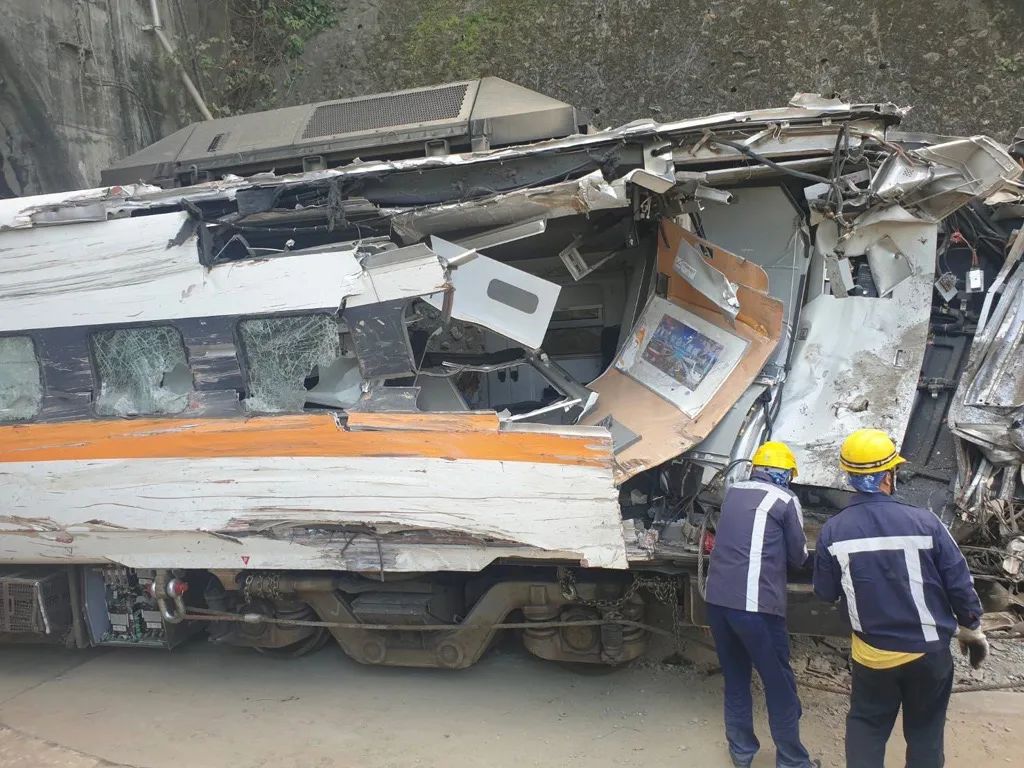 台铁"太鲁阁号"事故出轨列车(资料图,图自台媒)