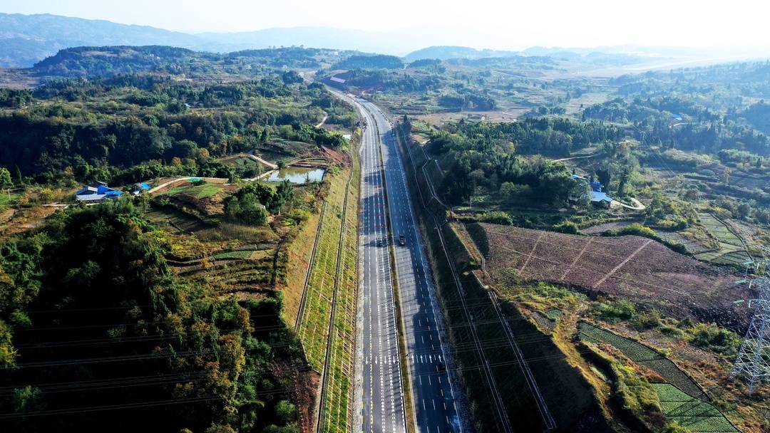 通往達州金埡機場的大道