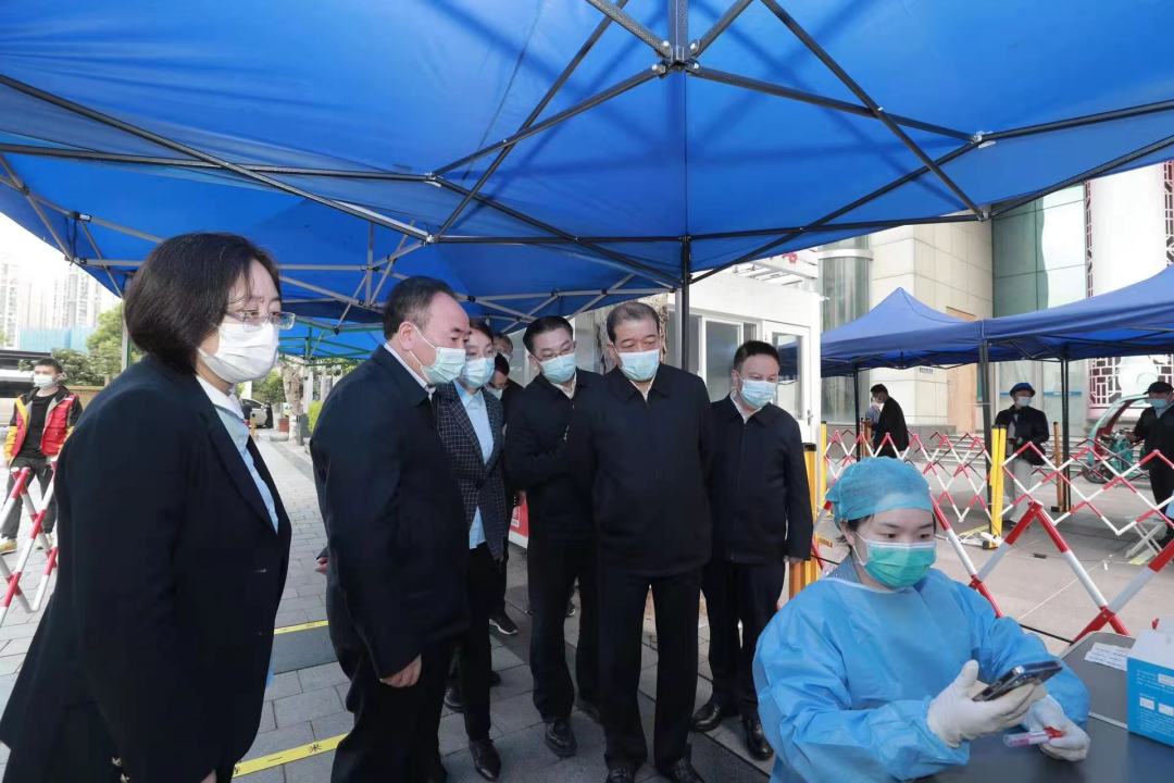 4月19日,市委书记,市疫情防控指挥部第一指挥长王立调研疫情防控工作