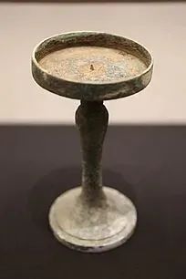 灯具58本期讲述者汉代连枝灯"穿透时光,从远古照进现实……灯盏明灭