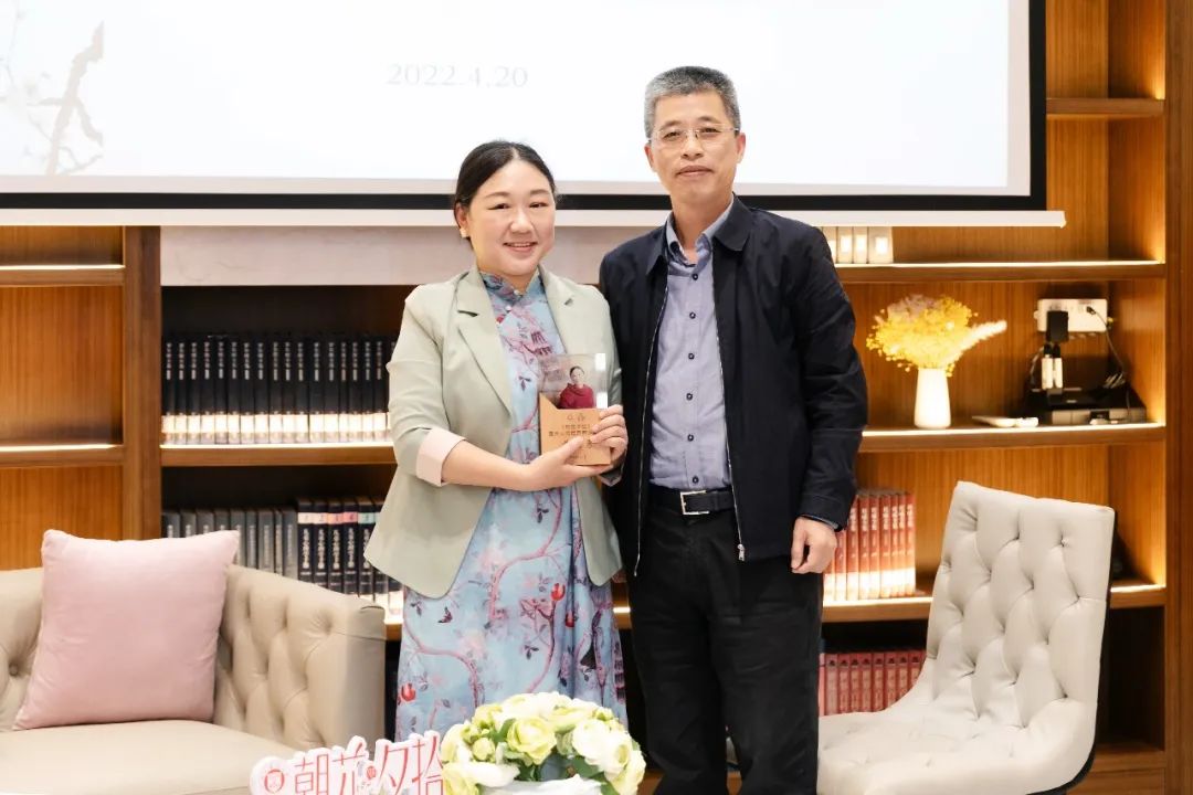 文学是女性成长的一道光蒋胜男做客温医大首期朝花夕拾栏目