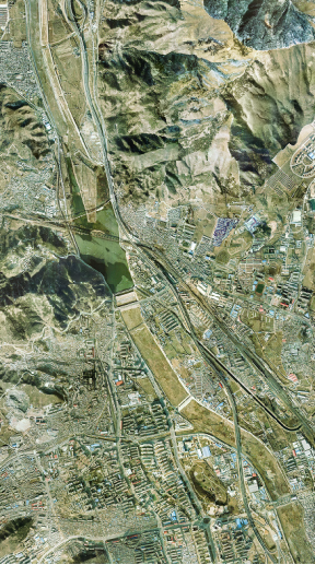 从2010年,2021年的卫星影像看中断的河道疏通了水面逐渐宽阔经过多年