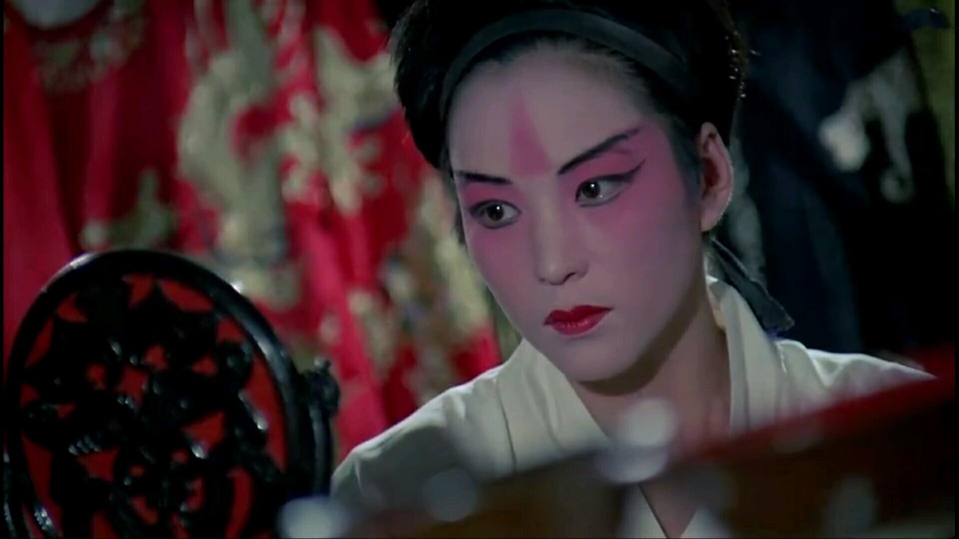 这部电影以河北梆子传承人,戏曲大师裴艳玲为原型,讲述了一个以女性