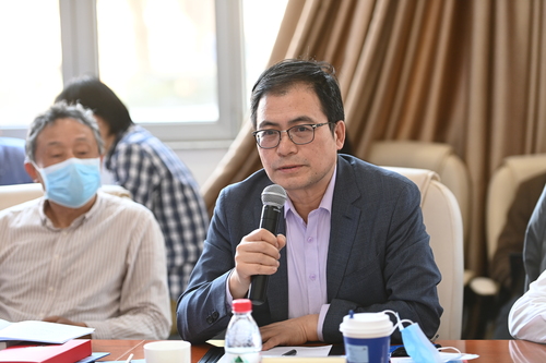 全国政协委员,北京市农林科学院院长李成贵&nbsp;人民政协报·人民