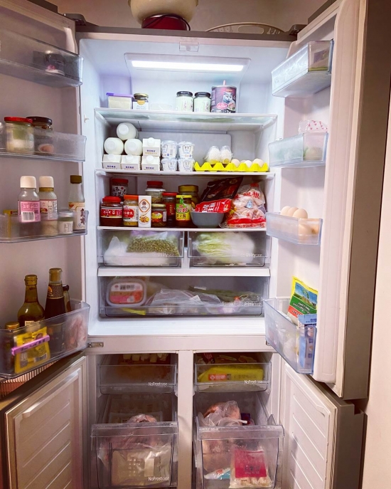 小于家的冰箱，她在隔离期间还不忘和家人一起下单买菜