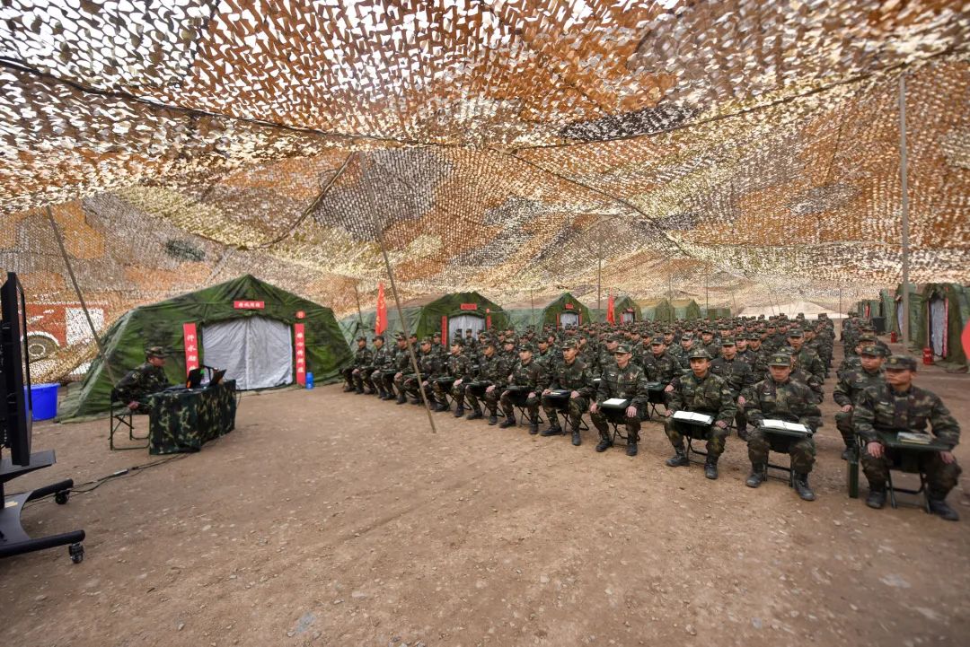 "练"字为要,"实"字托底该部通过险难科目轮番上演不断提升部队实战化