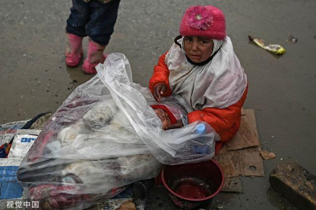 阿富汗难民 图源:视觉中国