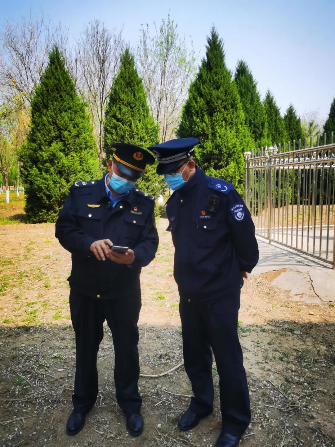 图击现场走进2022年首轮点穴执法问题以扬尘和餐饮油烟为主