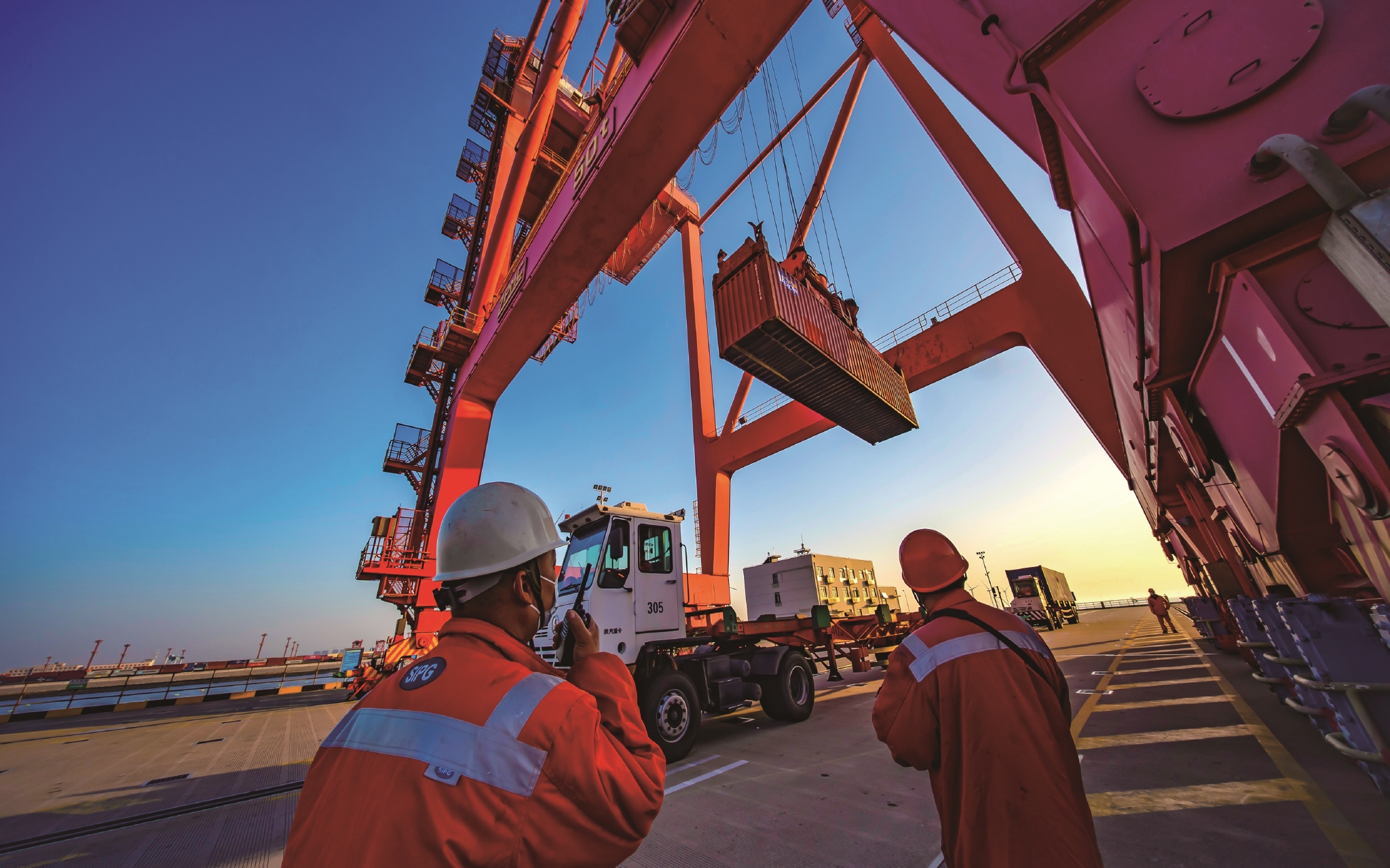独山港搏风击浪挺进千亿大港梦