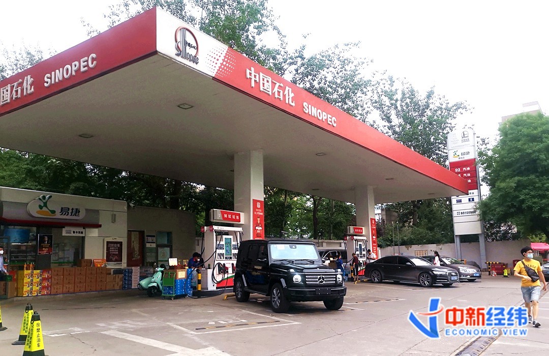 资料图:加油站.中新经纬摄