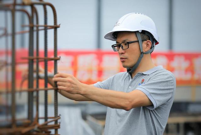 新工体改造复建项目总工程师王猛很荣幸能参与世纪工程
