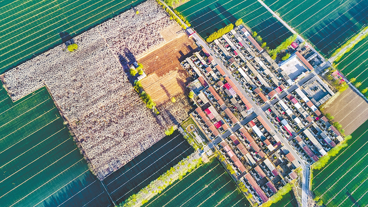 被麦田包围的村落——晋州周家庄乡第八生产队.