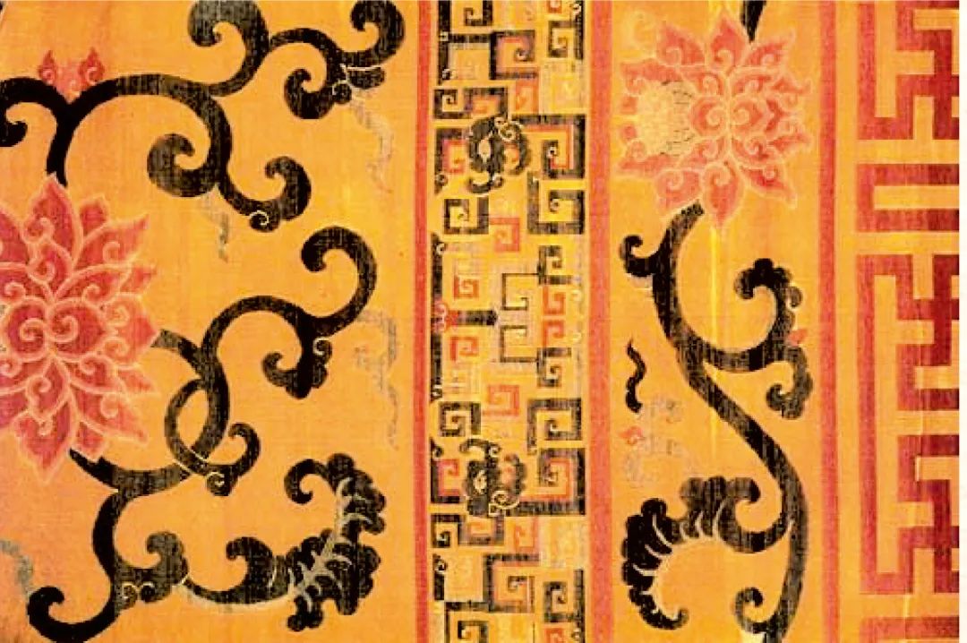 楚墓出土的丝绸花卉图案