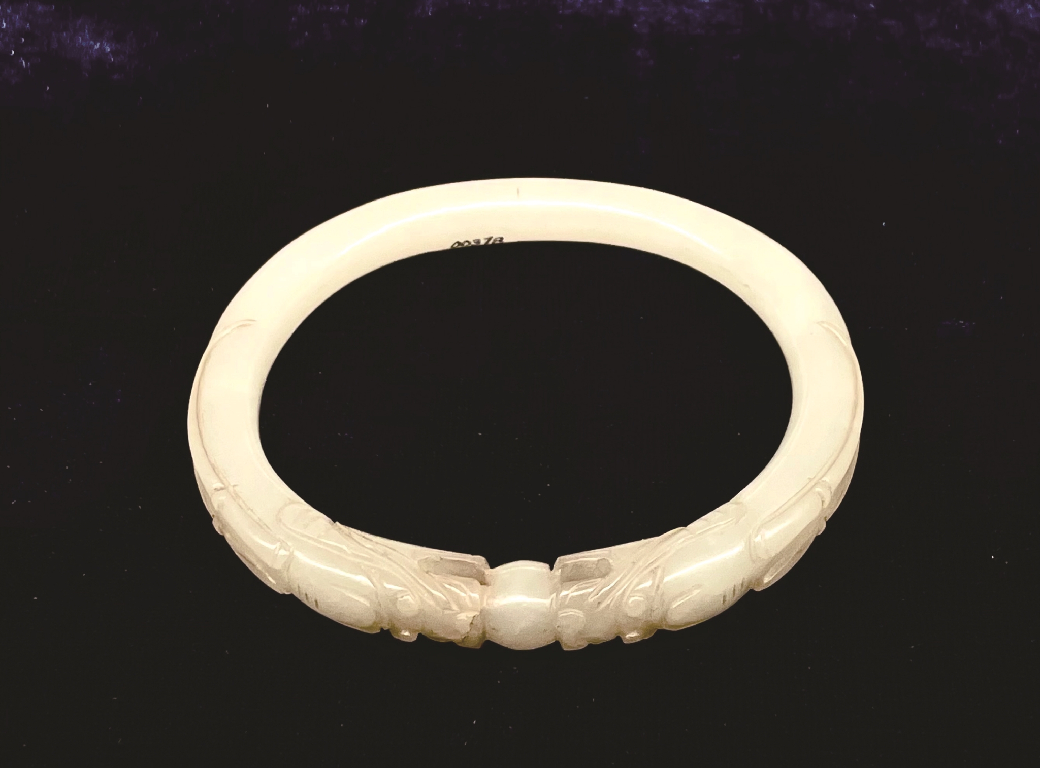 明双龙戏珠白玉镯