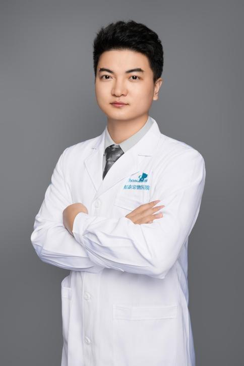 瑞派宠医李东阳996节奏下依旧保持兽医师初心