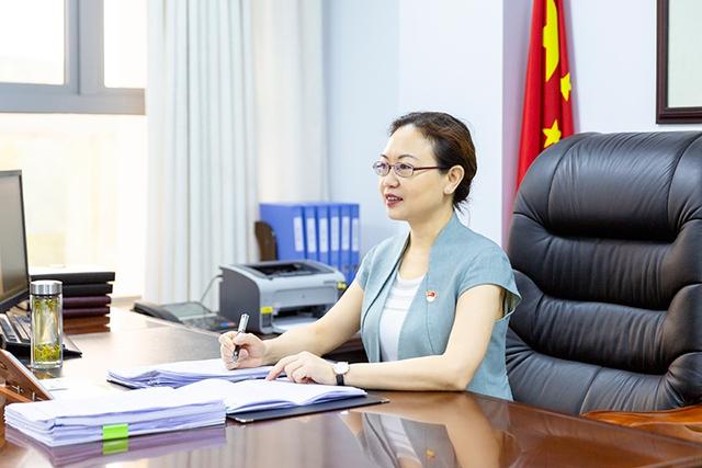 中国梦劳动美夏海荣夙夜在公谋发展冲锋在前抓落实