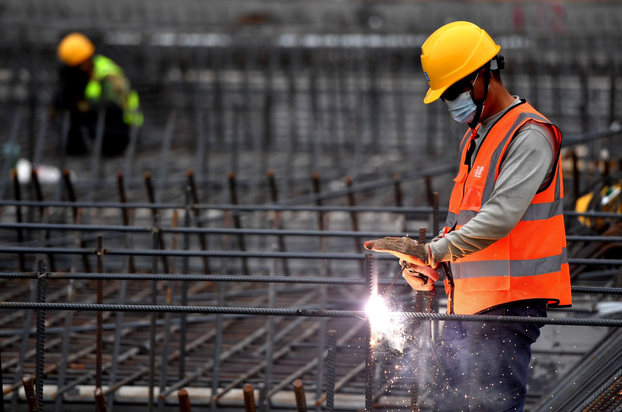 4月30日,在位于河南省郑州市的中原数字产业园(西园)项目工地上